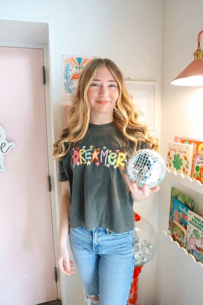 Dreamer Cropped Pepper Tee
