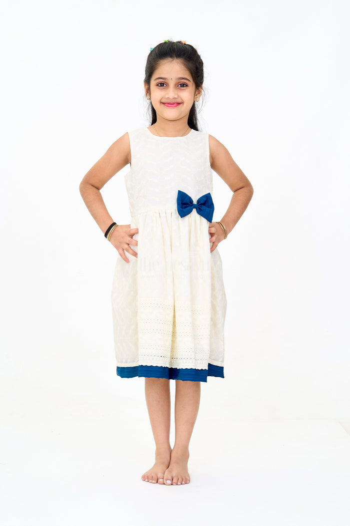 The Nesavu Girls Cotton Frock Elegant Girls White Hakoba Cotton Frock with Contrasting Bow and Delicate Detailing Nesavu 18 (2Y) / White GFC1342E-18 Girls White Hakoba Cotton Frock Contrasting Bow Elegant Embroidery | The Nesavu