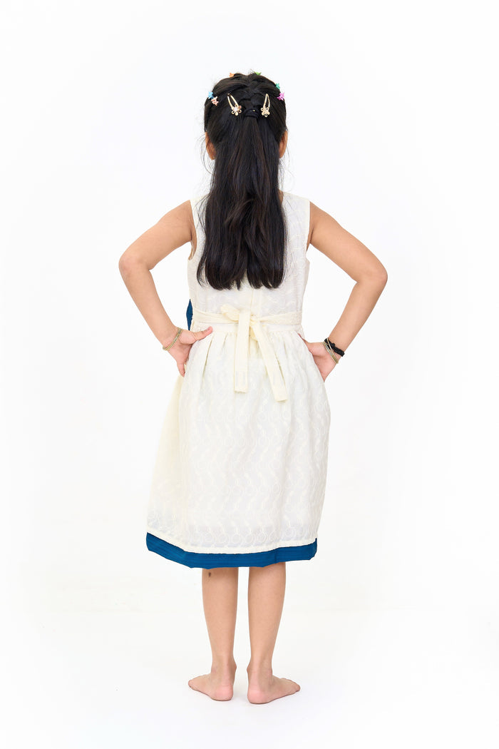 The Nesavu Girls Cotton Frock Elegant Girls White Hakoba Cotton Frock with Contrasting Bow and Delicate Detailing Nesavu Girls White Hakoba Cotton Frock Contrasting Bow Elegant Embroidery | The Nesavu