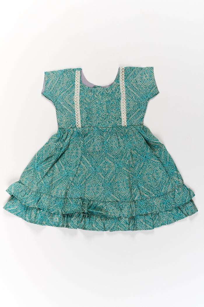 The Nesavu Girls Cotton Frock Elegant Green Cotton Girls Frock with Floral Print and Lace Detailing for Casual Wear Nesavu Nesavu Elegant Green Cotton Girls Frock Floral Print Lace Detailing Casual Wear