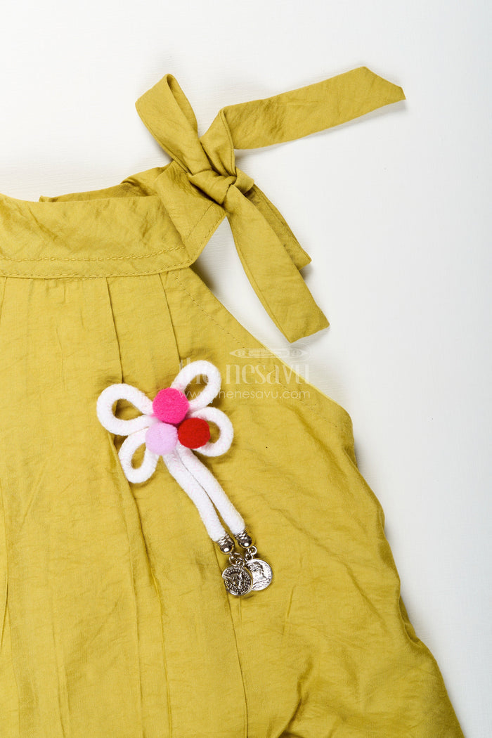 The Nesavu Girls cotton shorts set for casual days and summer play Nesavu Nesavu casual girls shorts set floral bow  comfy summer outfit travel weekend wear