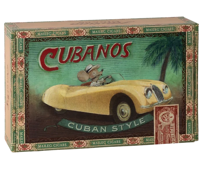 Grandma and grandpa mice in cigarbox