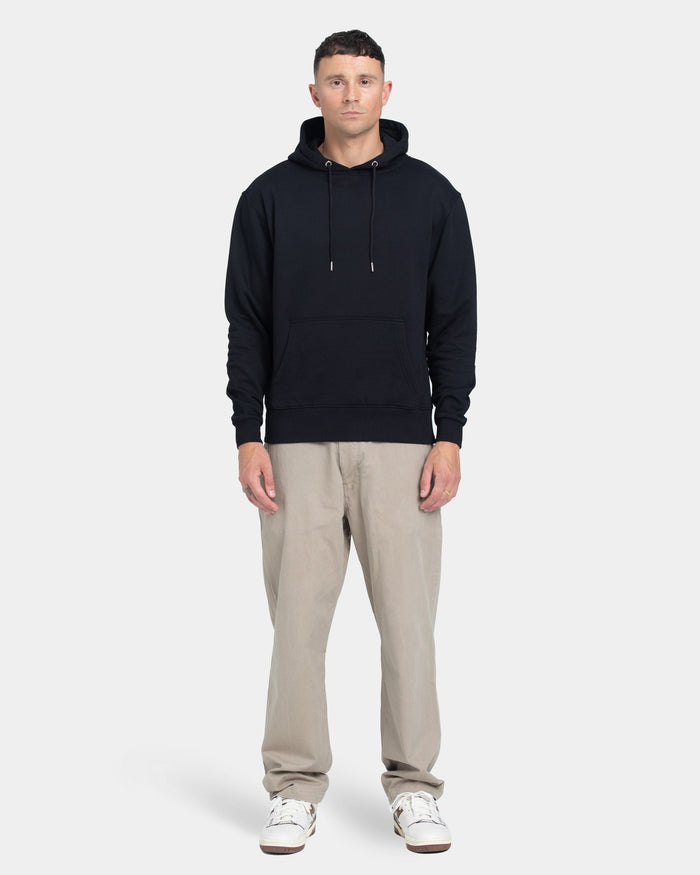 Hoodie Classic, Men (Black) | bareen | Modellen er 185 cm og har str. L på