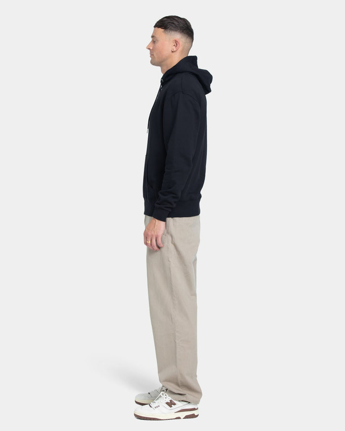 Hoodie Classic, Men (Black) | bareen | Modellen er 185 cm og har str. L på