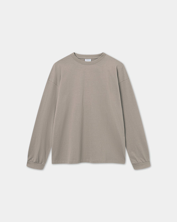 Long Sleeve Oversize, Men (Mocha) | bareen | Modellen er 181 cm og har str. L på