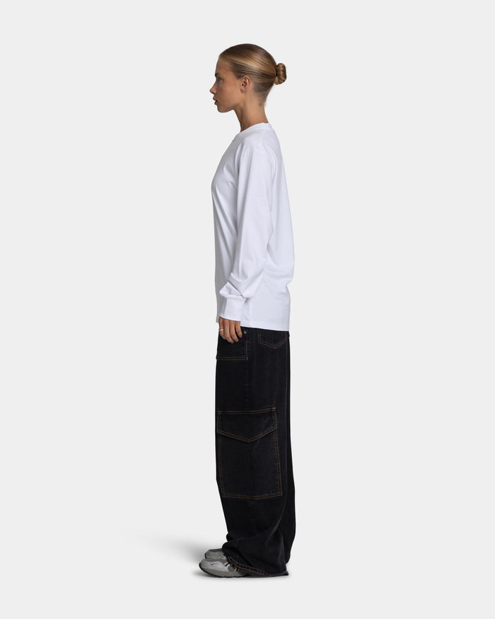 Long Sleeve Oversize, Women (White) | bareen | Modellen er 170 cm og har str. S på