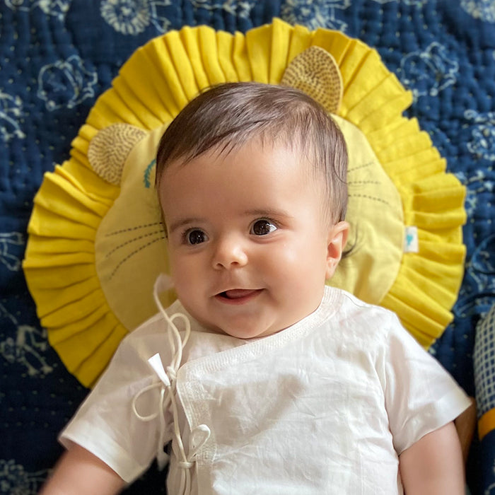 NEWBORN GIFT SET - ORGANIC MUSTARD SEED LION PILLOW + MARACAS (0-12 Months)