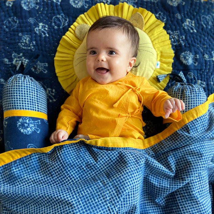 ORGANIC GIFT SET - DOHAR + MUSTARD SEED PILLOW + MARACAS - ZOO (0-3 Years)