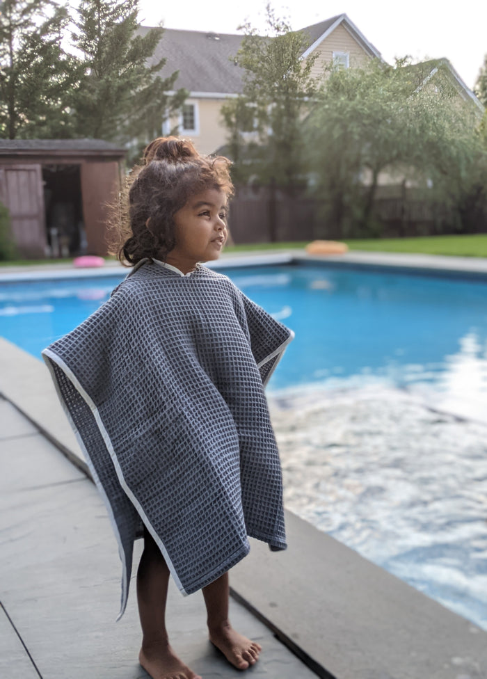ORGANIC WAFFLE HOODED PONCHO TOWEL SET - GREY (All Ages)