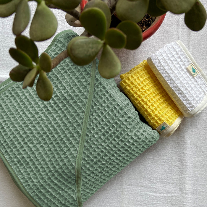 ORGANIC WAFFLE HOODED TOWEL SET (All Ages)