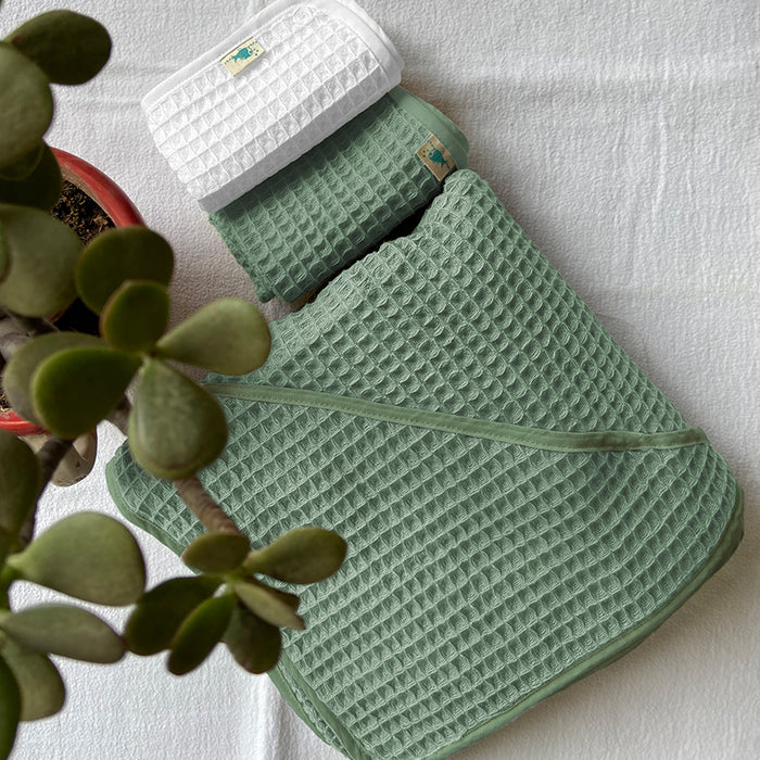 ORGANIC WAFFLE HOODED TOWEL SET (All Ages)