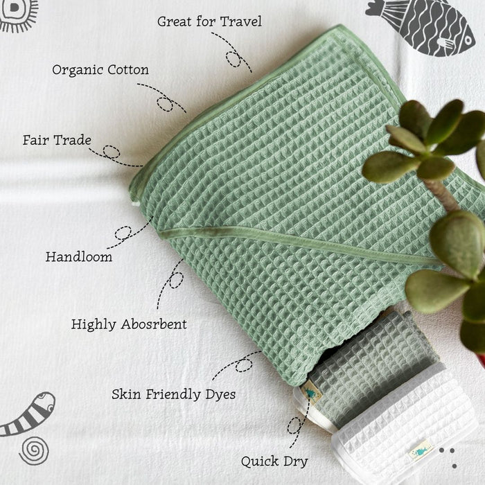 ORGANIC WAFFLE HOODED TOWEL SET (All Ages)