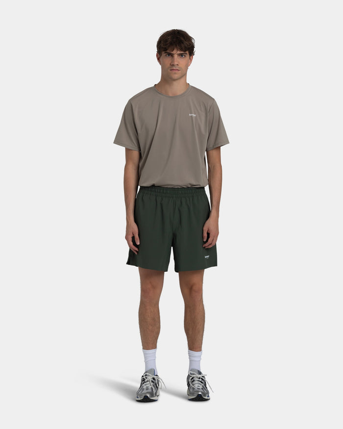 Regular Shorts, Men (Mud) | bareen | Modellen er 189 cm og har str. XL på