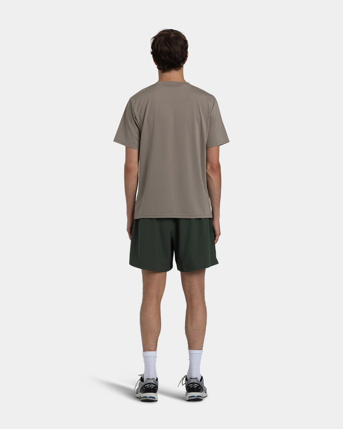 Regular Shorts, Men (Mud) | bareen | Modellen er 189 cm og har str. XL på