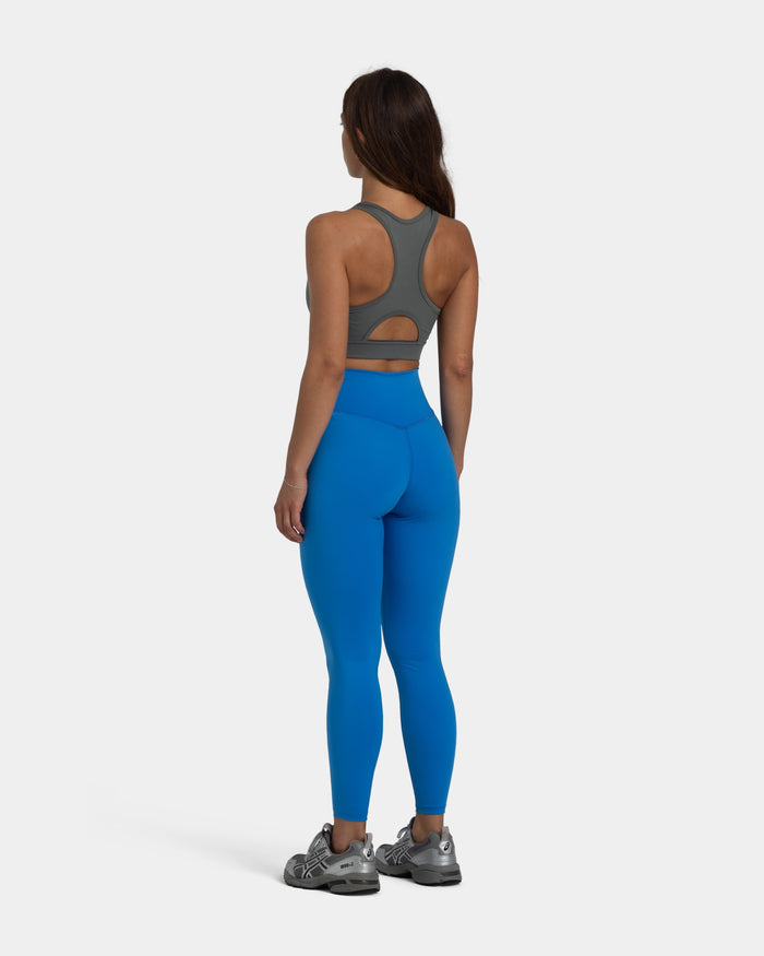 Sports Tights Classic, Women (Sonic Blue) | bareen | Modellen er 165 cm og har str. S på
