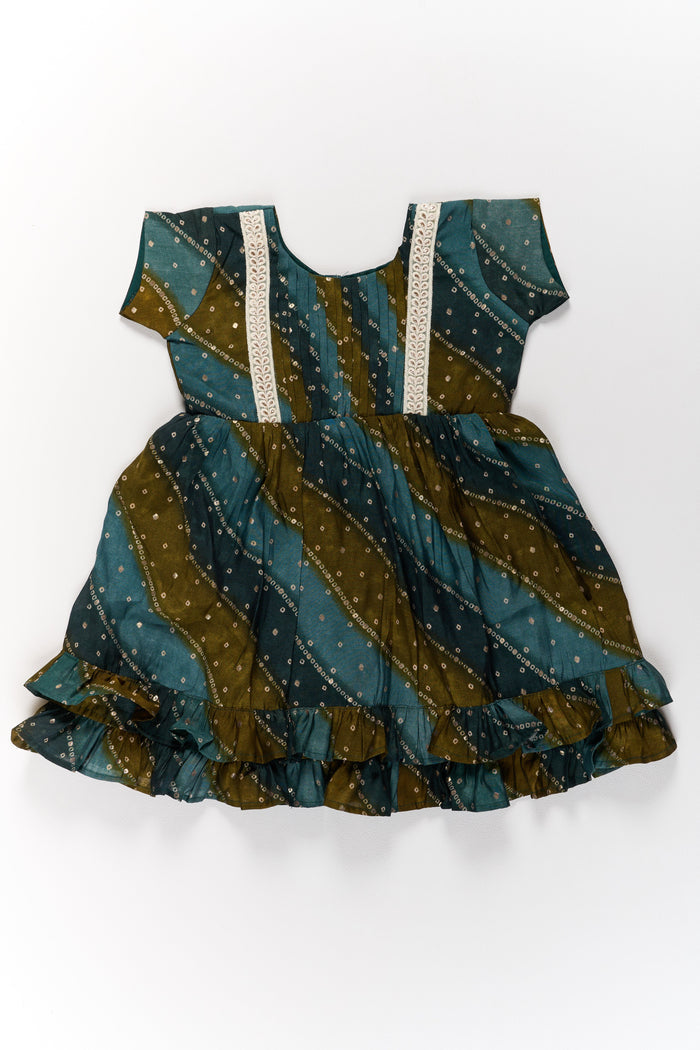 The Nesavu Girls Cotton Frock Stylish Green Cotton Aesthetic Frock for Girls with Layered Design and Gold Accents Nesavu Nesavu Stylish Green Cotton Aesthetic Frock Girls Layered Design Gold Accents