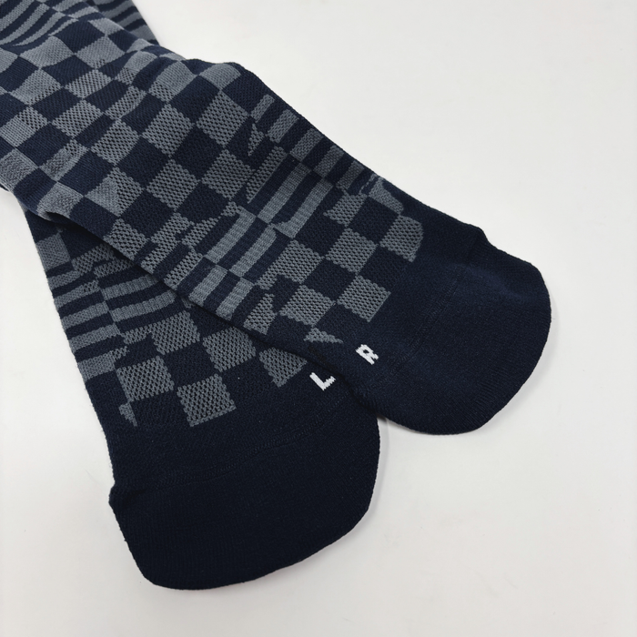 sums, checkers, black / grey.