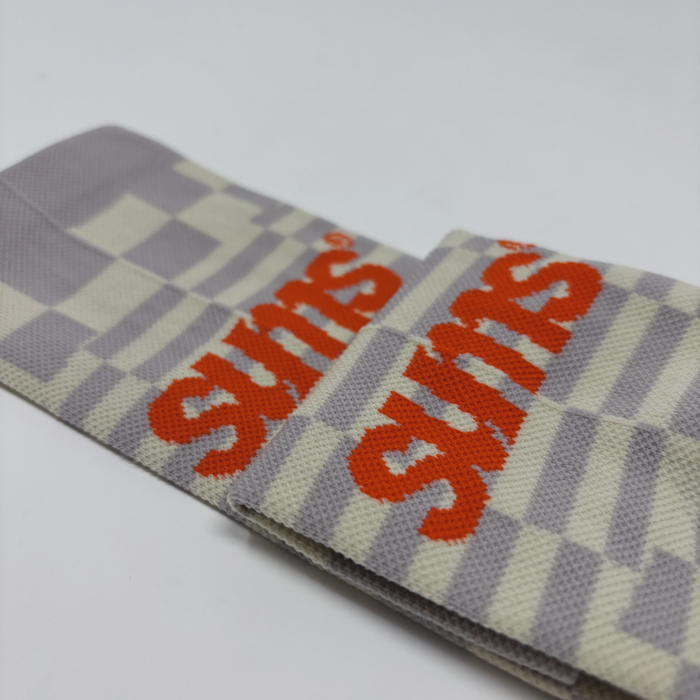 sums, checkers, cream / white.