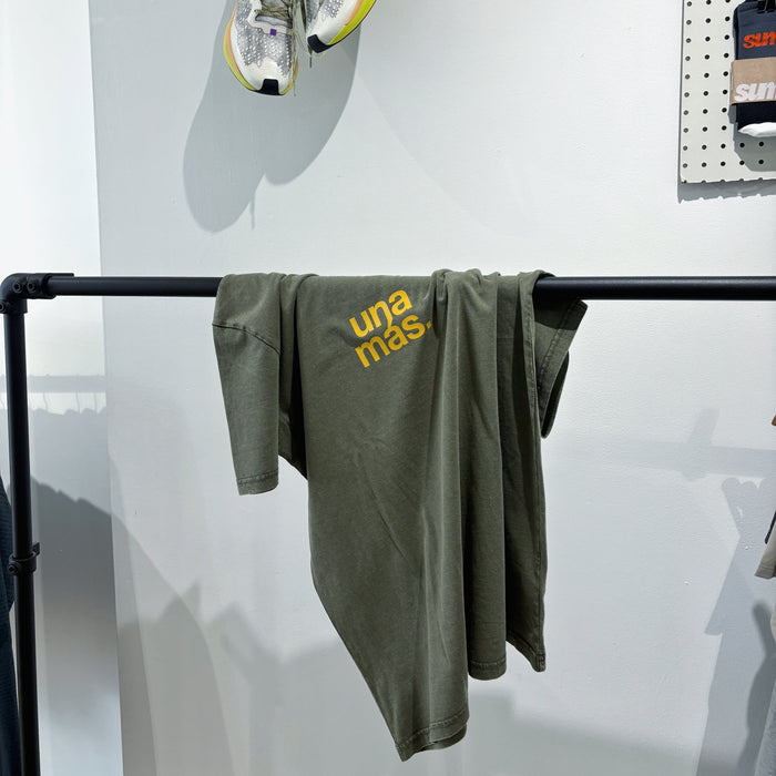 tee, una más, vintage green.