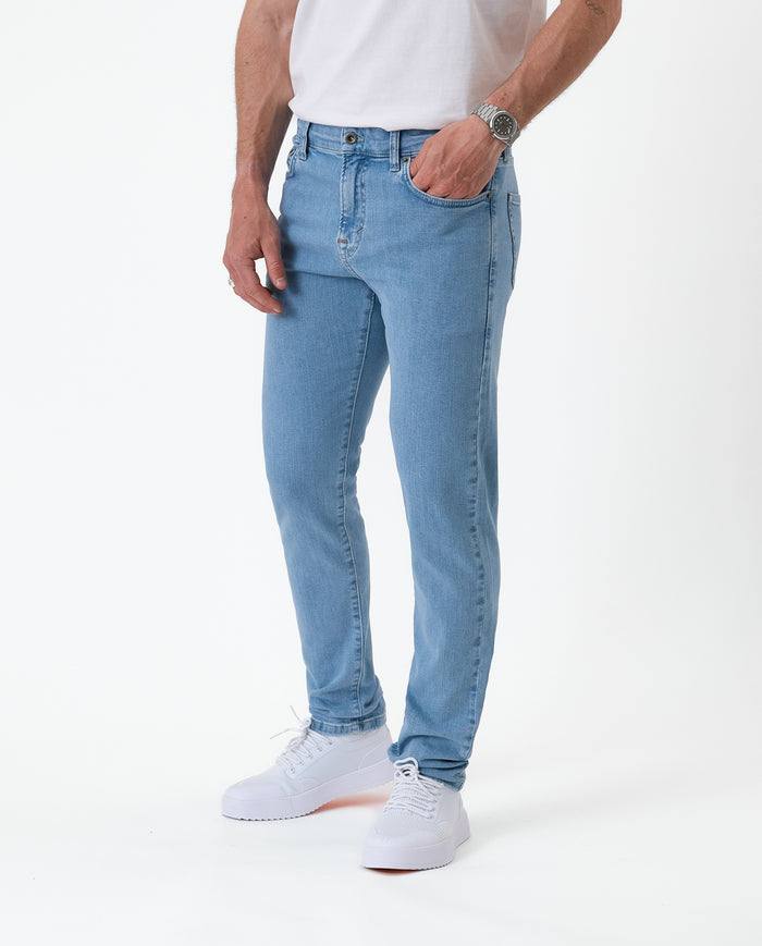 The Jeans Skinny Fit in light blue — front view against a white background