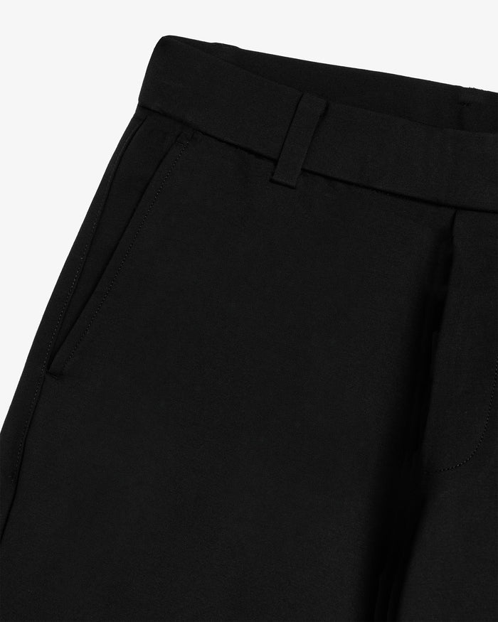 The Proper Pant Classic Straight Fit in black — close-up of the front pocket and belt loop