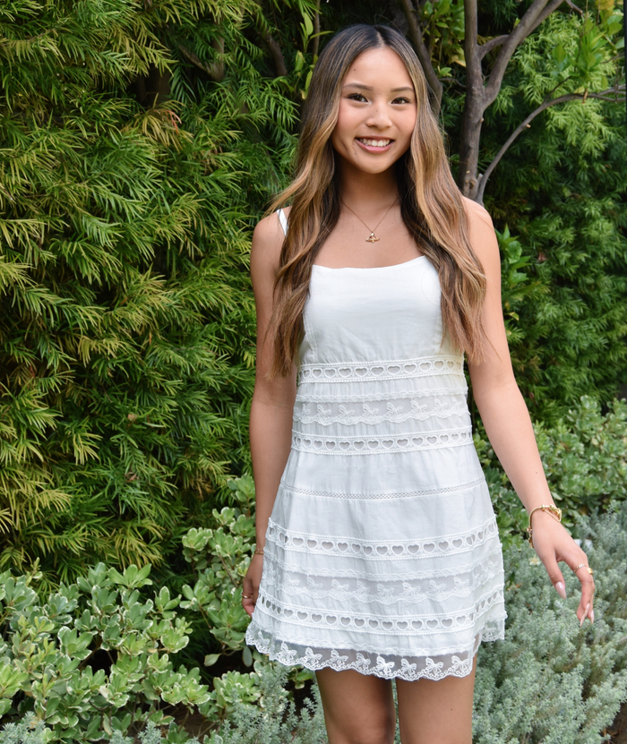 Theme Girls Isabella White Heart Bow Lace Dress Distressed/seasonal girls Theme-NYC White Y/S (7/8)