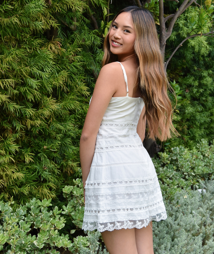 Theme Girls Isabella White Heart Bow Lace Dress Distressed/seasonal girls Theme-NYC